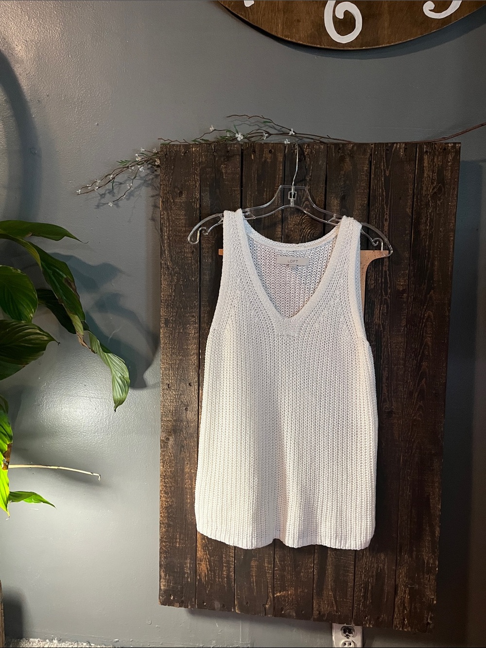 LOFT White V-Neck Textured Knit Tank